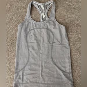 Lululemon Swifly tank. Size 8. Never worn.